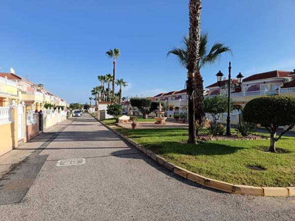 Chalet adosado en calle Fluorita, 4