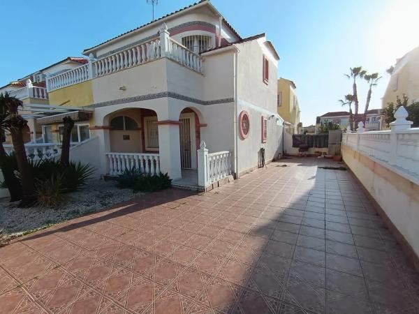 Chalet adosado en calle Fluorita, 4