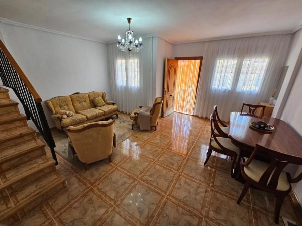 Casa independiente en calle Almudena, 50