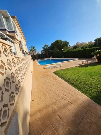 Casa independiente en calle Almudena, 50