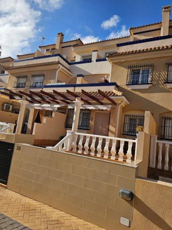 Casa independiente en calle Almudena, 50