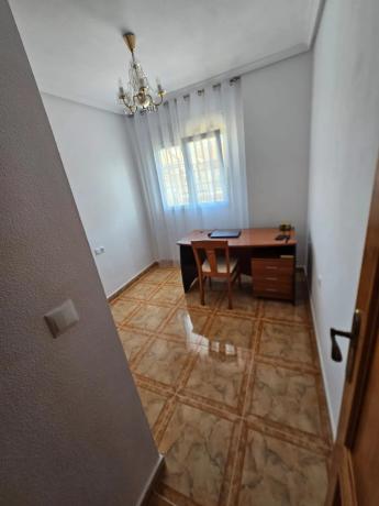 Casa independiente en calle Almudena, 50