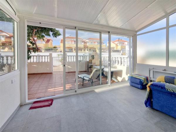 Chalet adosado en calle Lapislázuli