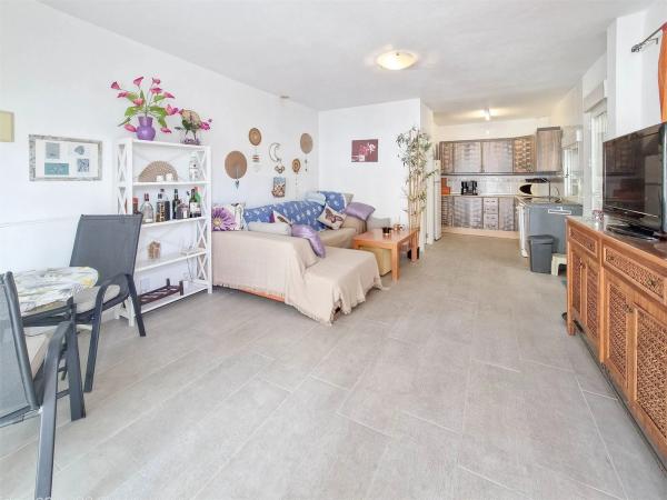 Chalet adosado en calle Lapislázuli