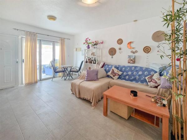 Chalet adosado en calle Lapislázuli