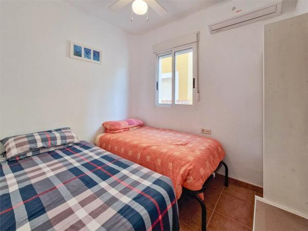 Chalet adosado en calle Lapislázuli