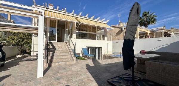 Casa independiente en calle Baikal s/n