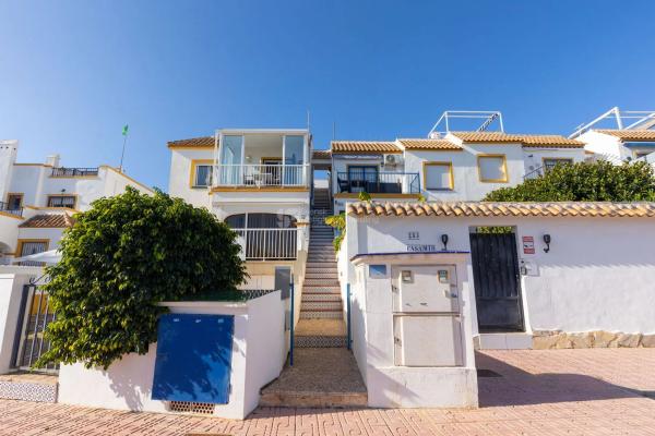 Piso en calle Sirius, 252