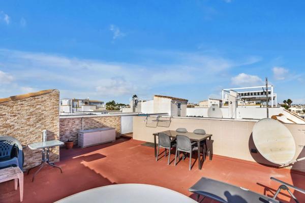 Piso en calle Sirius, 252