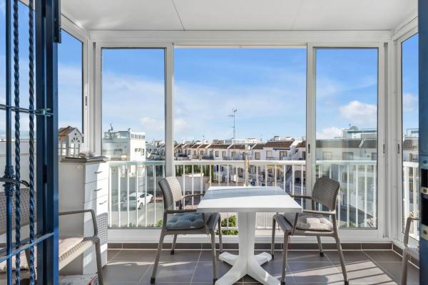 Piso en calle Sirius, 252