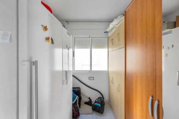 Piso en calle Sirius, 252