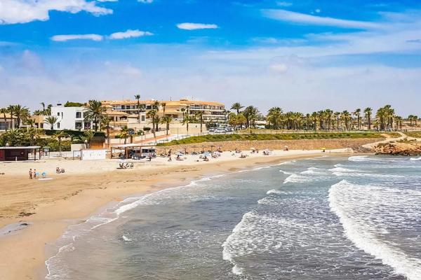 Casa independiente en calle Osa Mayor