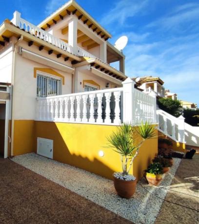 Casa independiente en calle Luis Gordillo, 13