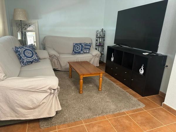 Casa independiente en calle Luis Gordillo, 13