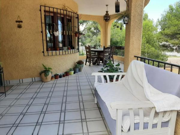 Casa independiente en calle los Pirineos