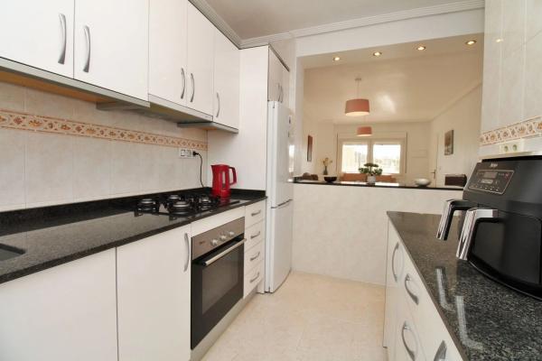 Casa independiente en Paraguay, 2