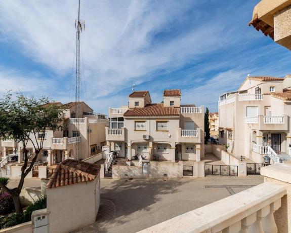 Chalet adosado en calle Azores s/n