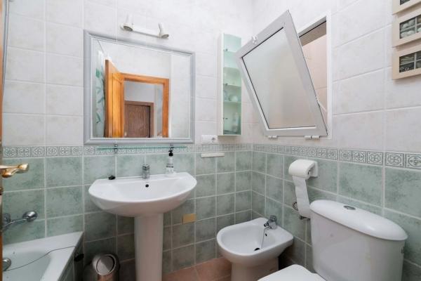 Chalet adosado en calle Azores