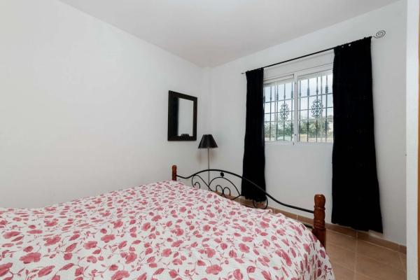 Chalet adosado en calle Azores