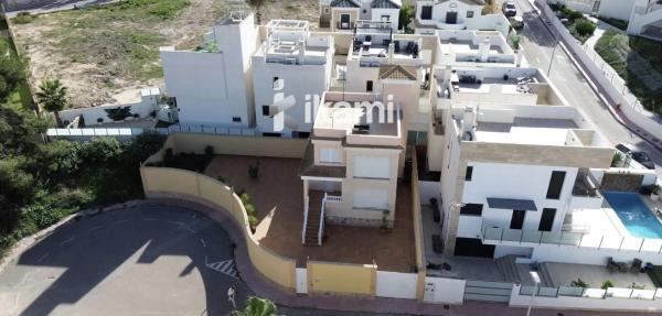 Casa independiente en Urbanizacion p Principe Cl 1