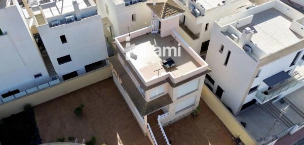 Casa independiente en Urbanizacion p Principe Cl 1