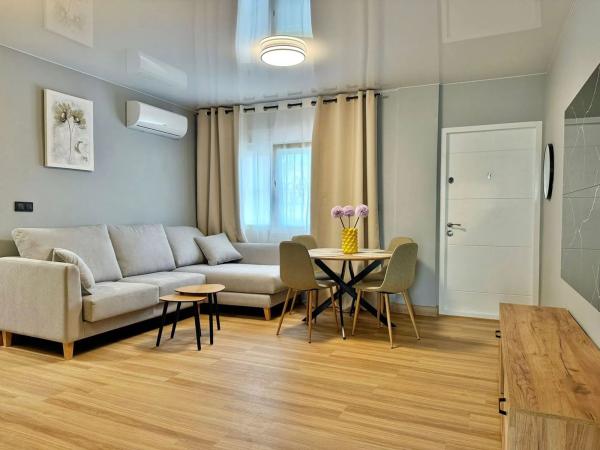 Chalet adosado en calle Pico Lobo