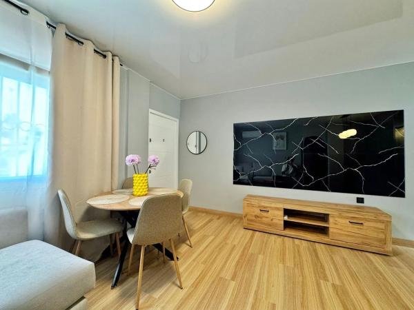 Chalet adosado en calle Pico Lobo