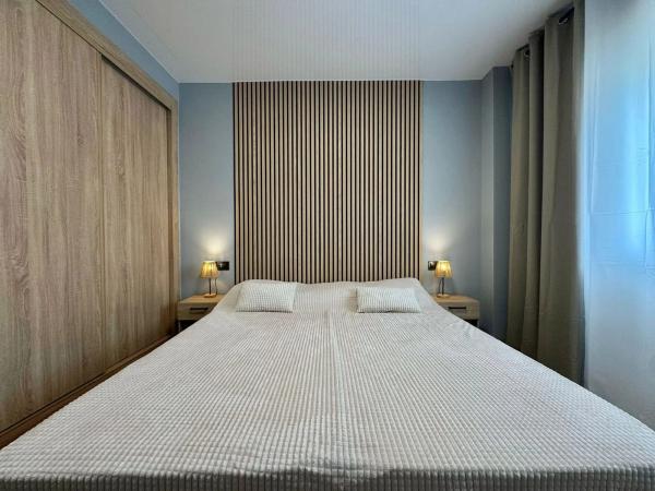 Chalet adosado en calle Pico Lobo