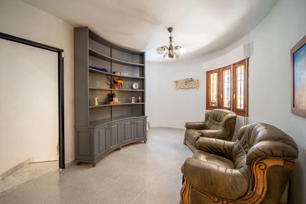 Casa independiente en calle los Pirineos