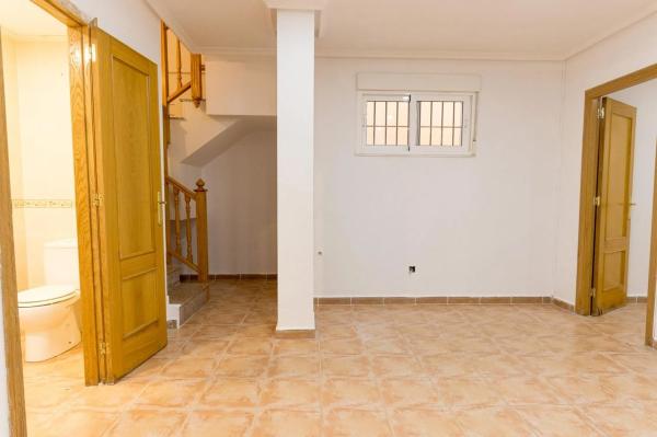 Casa independiente en calle la Sagra s/n