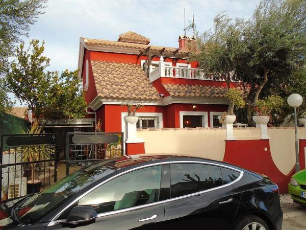 Chalet pareado en calle Ebro