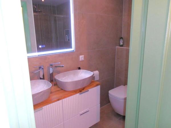 Chalet pareado en calle Ebro