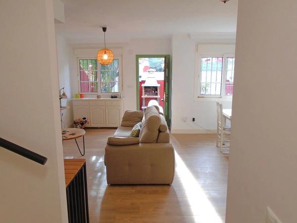 Chalet pareado en calle Ebro