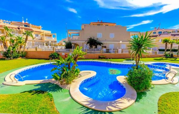 Chalet pareado en Pl R-2 Los Pinos