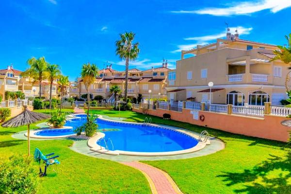 Chalet pareado en Pl R-2 Los Pinos