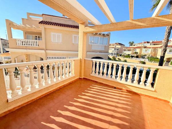 Chalet pareado en Pl R-2 Los Pinos