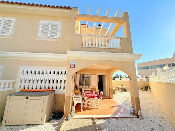 Chalet pareado en Pl R-2 Los Pinos