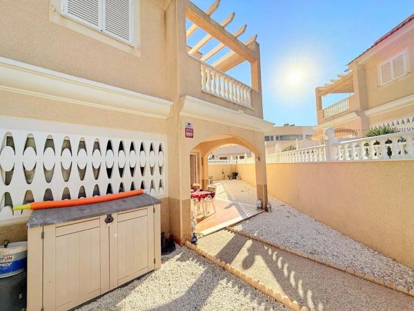 Chalet pareado en Pl R-2 Los Pinos