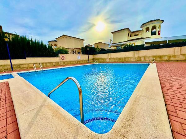 Casa independiente en calle Azalea, 7