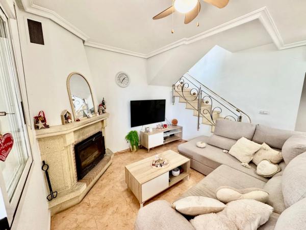 Casa independiente en calle Azalea, 7