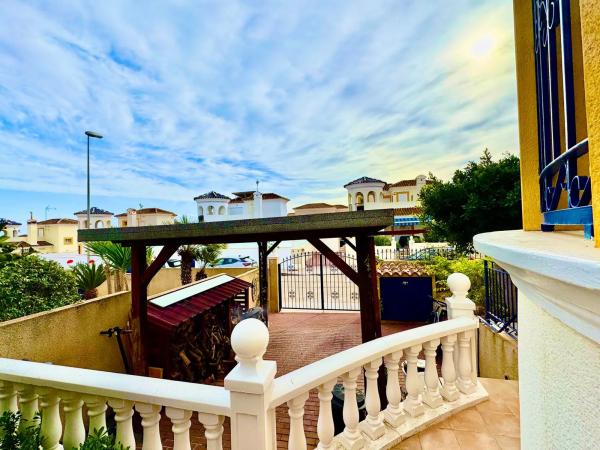 Casa independiente en calle Azalea, 7