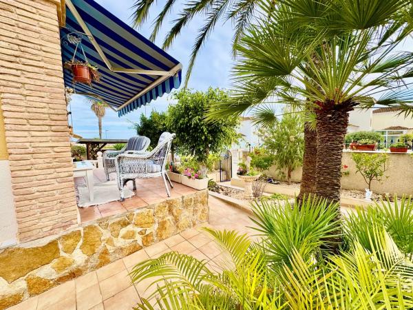 Casa independiente en calle Azalea, 7