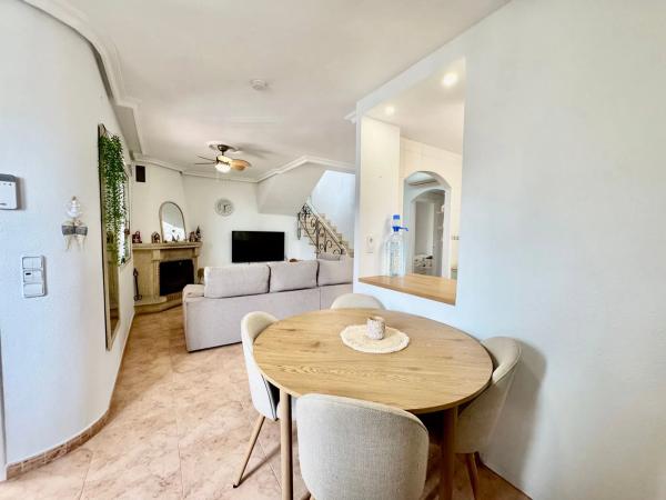 Casa independiente en calle Azalea, 7