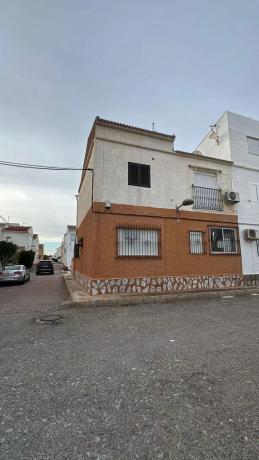 Chalet pareado en avenida de Alemania