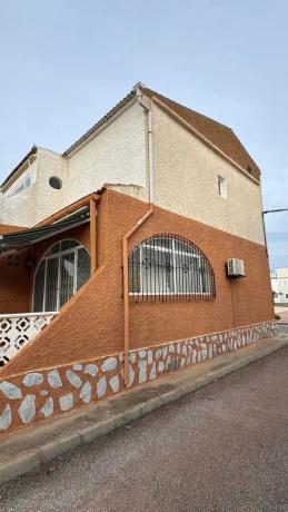 Chalet pareado en avenida de Alemania