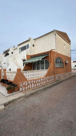 Chalet pareado en avenida de Alemania