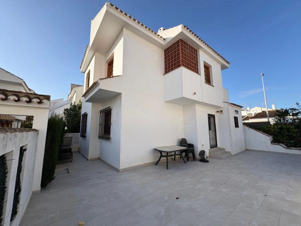 Chalet pareado en avenida del Mar Menor