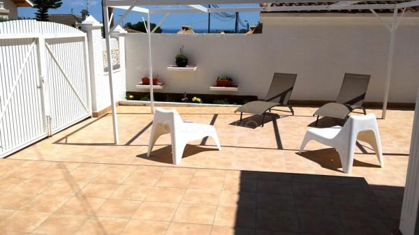 Chalet adosado en calle Abedul