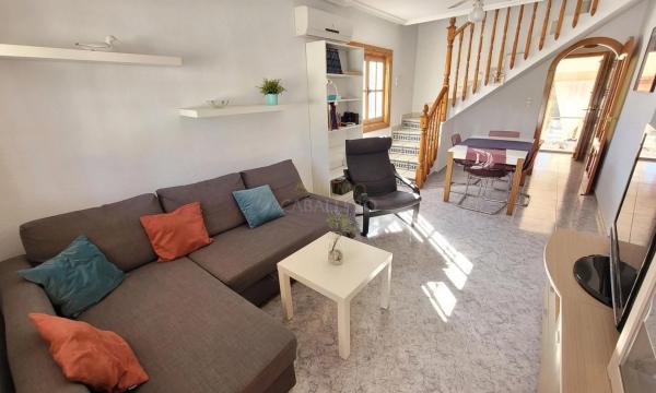 Chalet adosado en calle Abedul