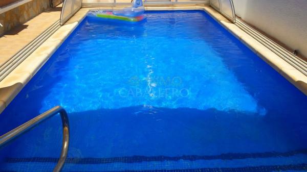 Chalet adosado en calle Abedul